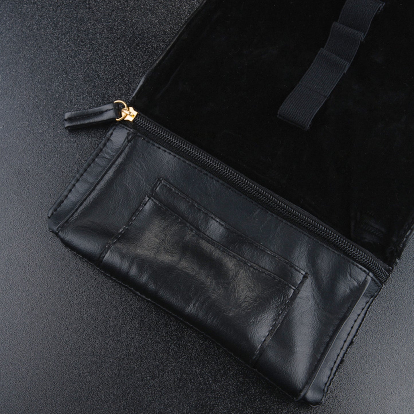 Leatherette Keeper™ in Scroll Black