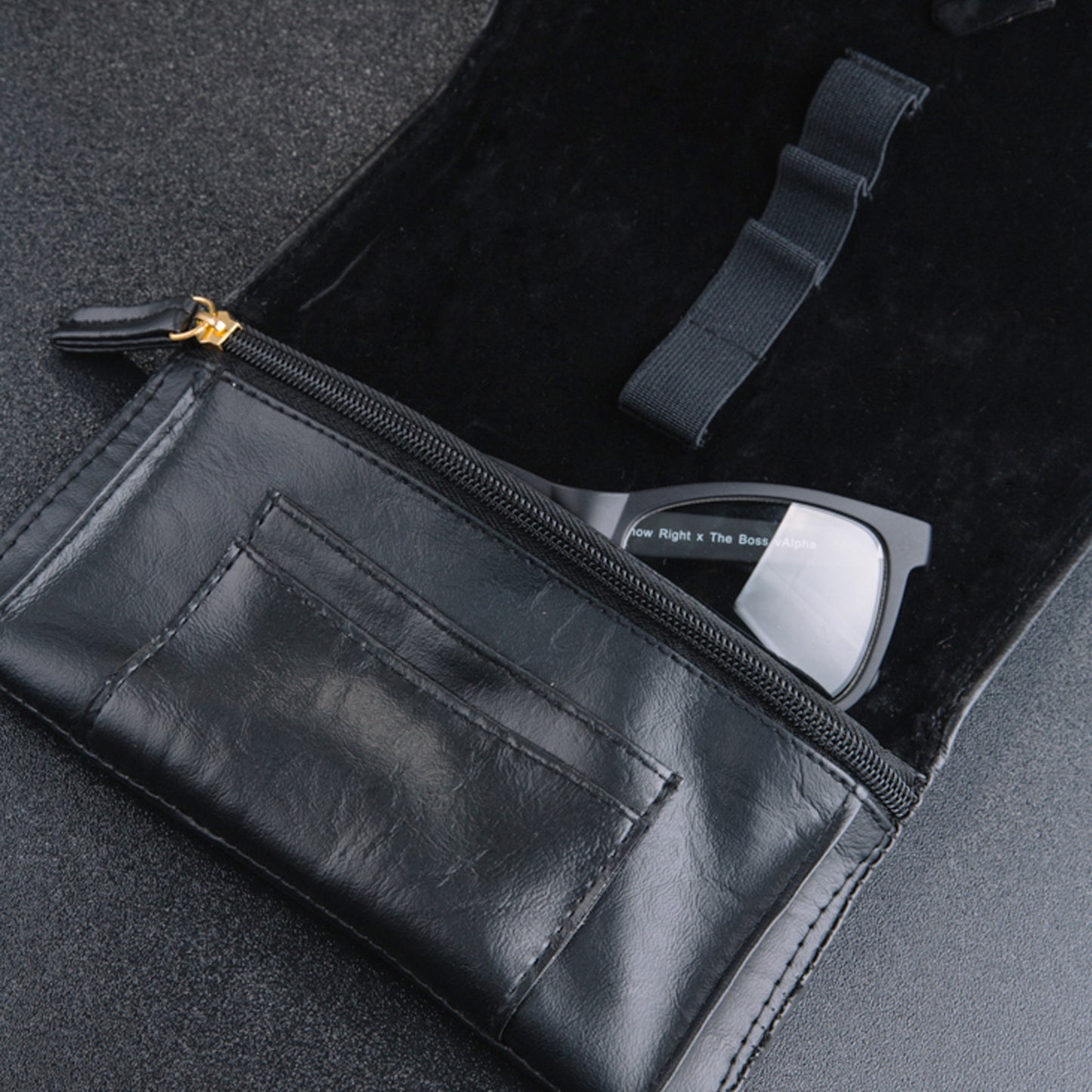 Leatherette Keeper™ in Scroll Black